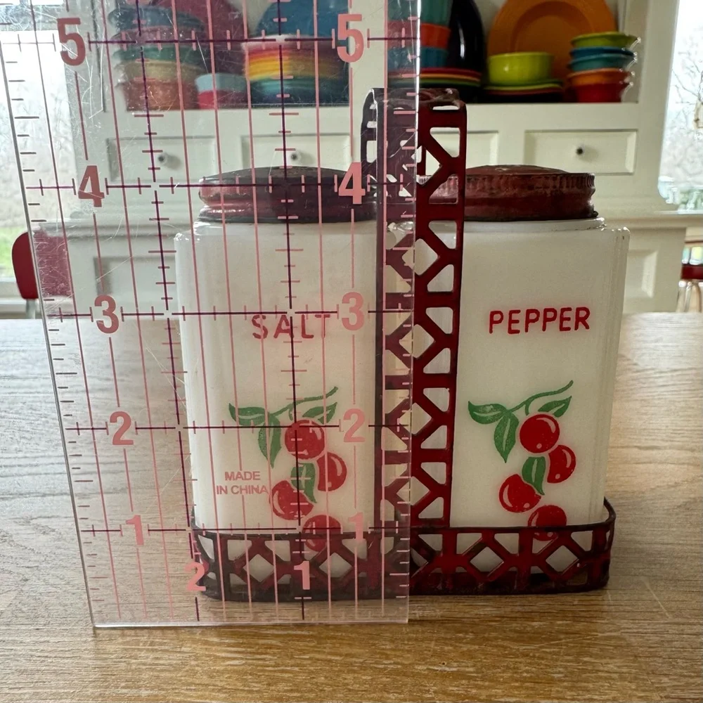 🍒 McKee Tipp City Milk Glass Cherry S&P Shakers |1930s-50s | HTF - Picture 2 of 8